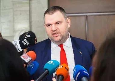 Пеевски внесе в НС предложението за закриване на КПК