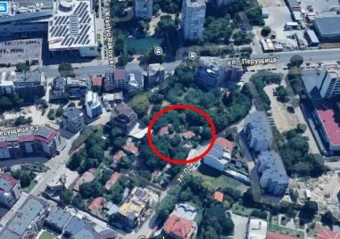 Преди ваканцията: Кметът вади на тезгяха имоти за 1 млн. лева до мол Пловдив