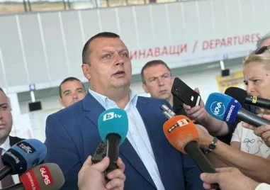 След брифинг в Пловдив: Тежка остава ситуацията в Пирин, 140 пожара бушуват у нас
