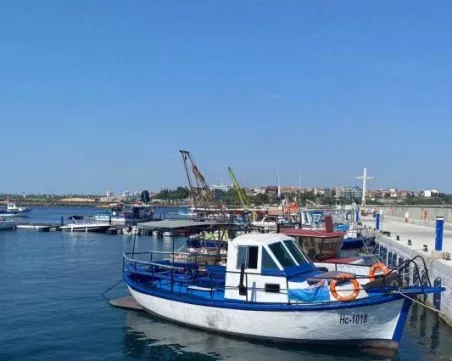 Мъж почина след токов удар на пристанището в Несебър