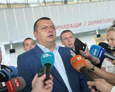След брифинг в Пловдив: Тежка остава ситуацията в Пирин, 140 пожара бушуват у нас