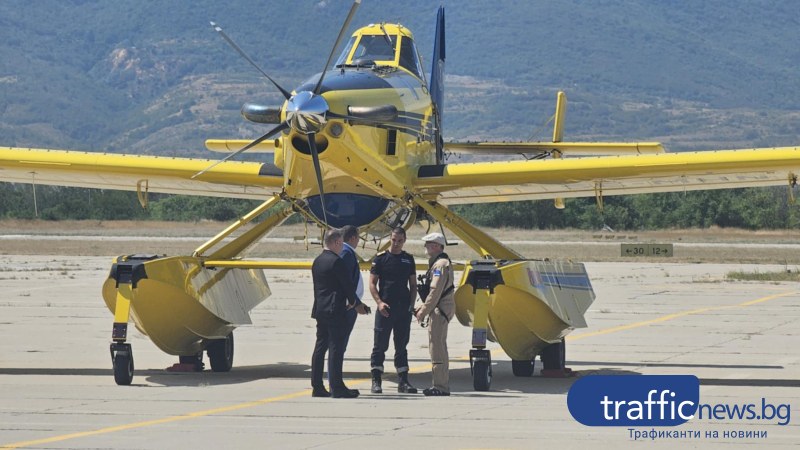 Двата шведски самолета най-накрая кацнаха на летище