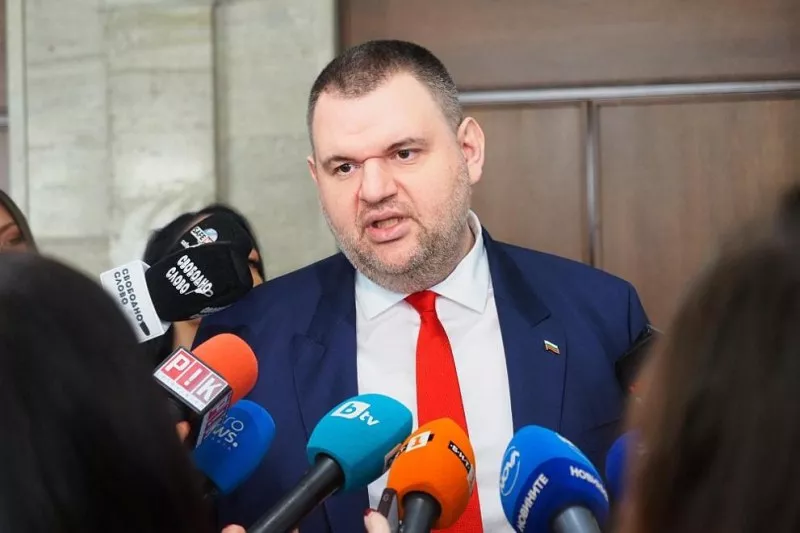 Пеевски внесе в НС предложението за закриване на КПК
