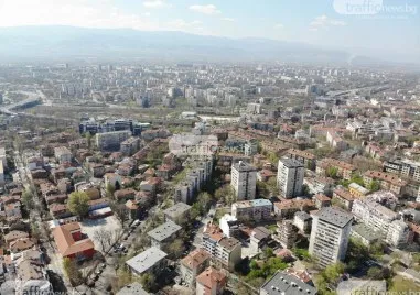 Брокери отчитат изтегляне на имоти от пазара – собственици очакват еврозоната