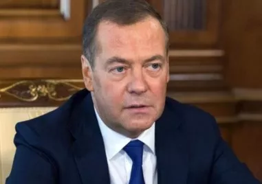 Медведев към Тръмп: Не забравяй, че Москва разполага с ядрени оръжия и може да ги използва