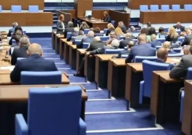 Парламентът преодоля ветото на президента и гласува повторно промените в