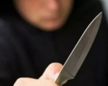 Задържаха 38-годишен мъж, наръгал с нож ръката на съпругата си при битов скандал
