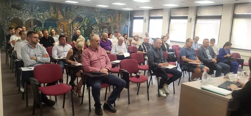 Плащат авансово помощи на стопаните в Пловдивско, загубили стада заради шарката – дават по 200 лв. на животно