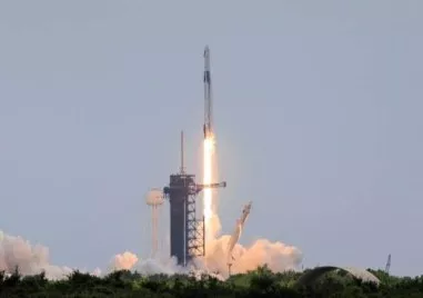 NASA и SpaceX изстреляха кораба Дракон към Международната космическа станция