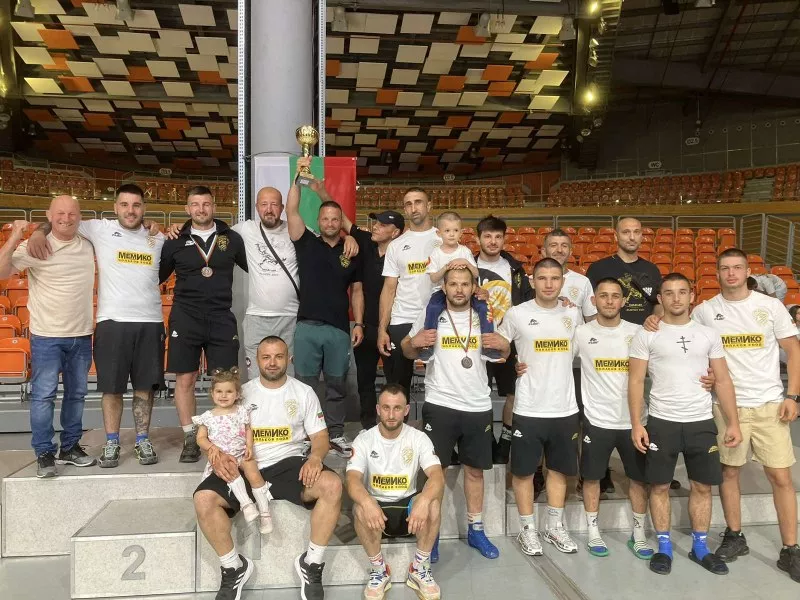 Общинският съвет  ще гледа на предстоящата сесия предложение с което