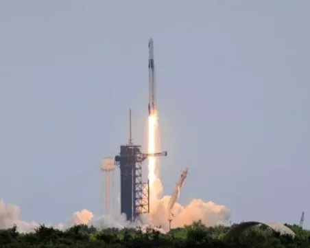 NASA и SpaceX изстреляха кораба 