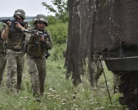 Укринформ: Украинските власти контролират една трета от Донецка област