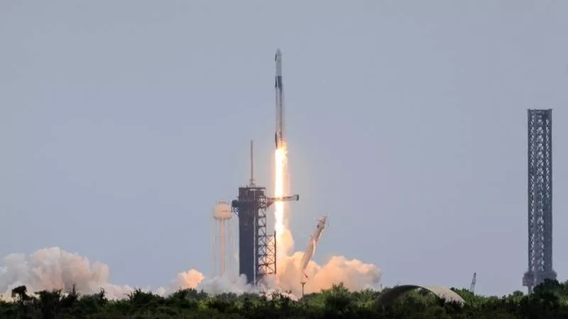 NASA и SpaceX изстреляха кораба