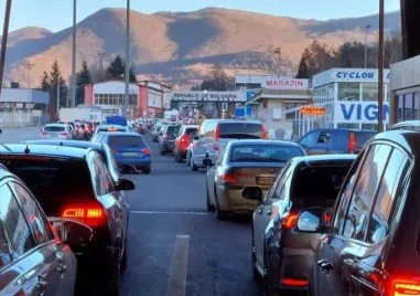 Интензивен е трафикът на граничния контролно пропускателен пункт ГКПП Калотина на