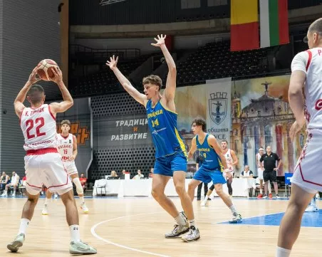 Националният ни отбор по баскетбол събира средства за лечение на 3-годишно момченце