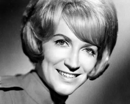 Почина американската кънтри певица Джийни Сийли