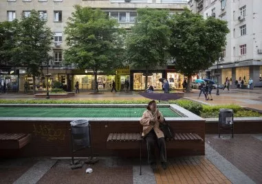 Повишаването на осигурителните вноски носи риск от обедняване на работещите