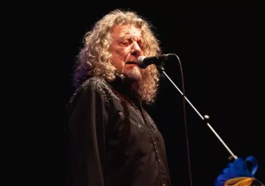 Албумът на Робърт Плант – Saving Grace първият с участието