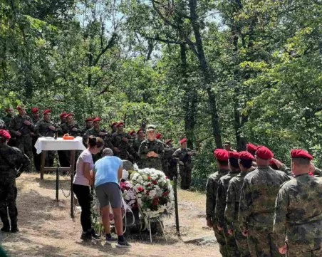 Българи от цялата страна извървяха последния път на Хаджи Димитър