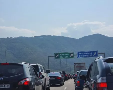 Катастрофа затруднява движението по „Струма” в посока Гърция