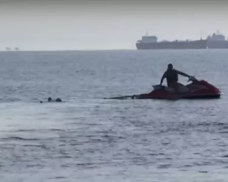 Спасиха от удавяне две сестри в Поморие