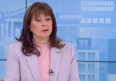 У нас в момента има три интерната заедно с този