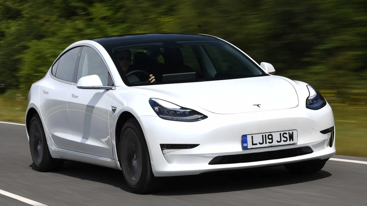 Tesla се срина с продажбите във Великобритания въпреки ръста в продажбата на електромобили