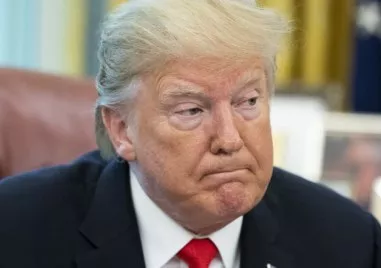 Американският президент Доналд Тръмп отново заплаши да повиши митата за