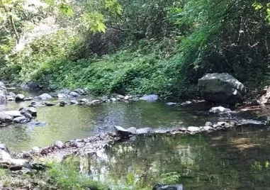 Туристка падна в коритото на река Чая край село Бачково
