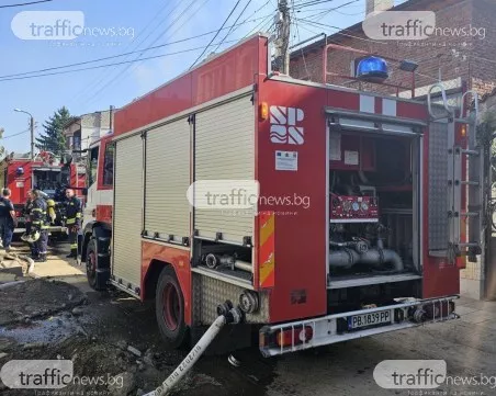 Дете си игра с огъня, изпепели три къщи и автомобил във Варненско