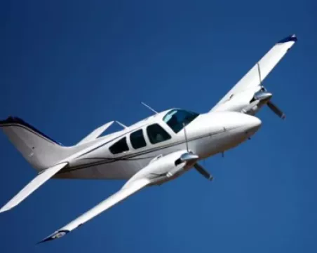 Инцидентът с авариралия частен самолет: Пилотът е 63-годишен кардиохирург от Румъния