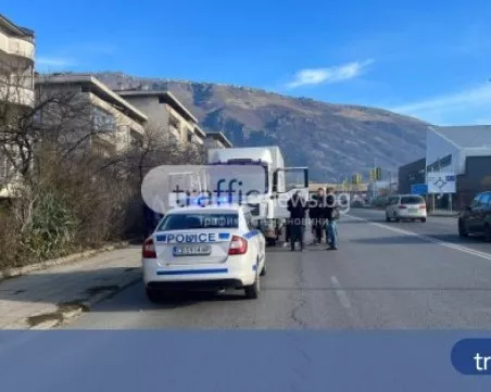 Трафикант на мигранти и полицията с екшън гонка в оживен квартал на Ямбол