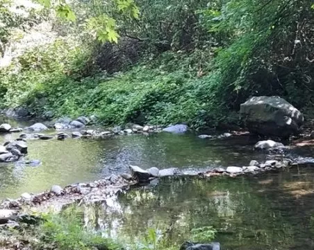 Туристка падна в река Чая край Бачково, откарана е в болница