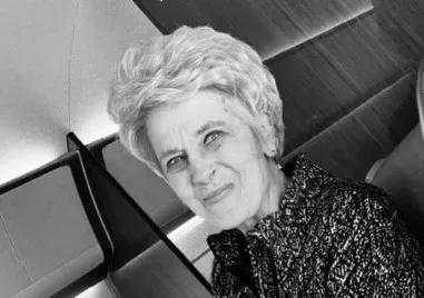 На 84 годишна възраст почина майката на известния актьор Брад Пит