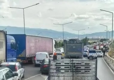 Тежка катастрофа с двама ранени на Околовръстното на София, едната кола е паднала в дере