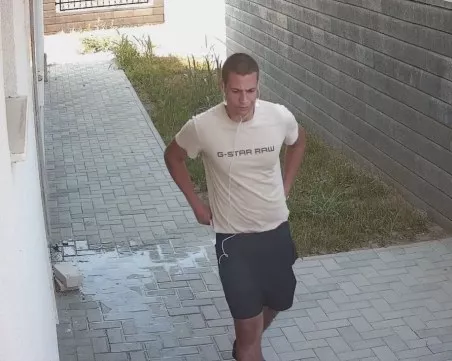 Хигиенен абсурд в Пловдив: непознат използва частен двор като тоалетна до деца