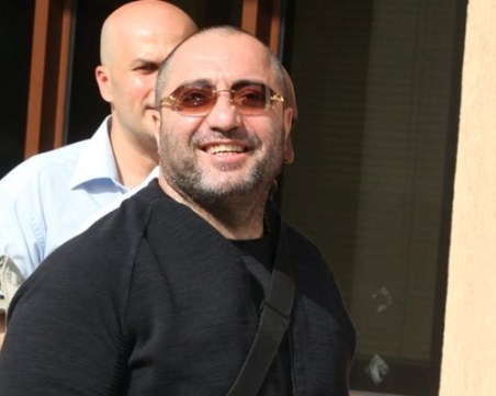 Разбиха склад с над 100 кг райски газ край Несебър, в имота бил и Митьо Очите