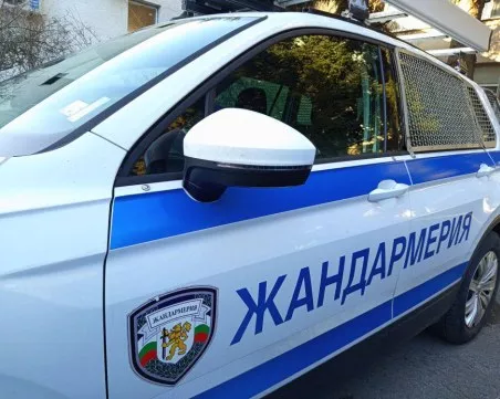 След операция на Жандармерията край Бургас: Заловиха автомобил с дрога и фалшиви номера