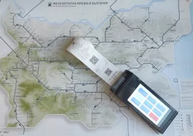 БДЖ – Пътнически превози ЕООД въвежда от утре двойно обозначение