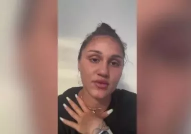 В случая аз излизам затворник защото стоя у нас а