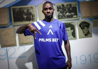 Левски обяви че се разделя с халфа Клемент Икенна Договорът