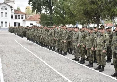 Пловдивски военен бе наказан заради пропуснат развод – останал вкъщи при болното си дете
