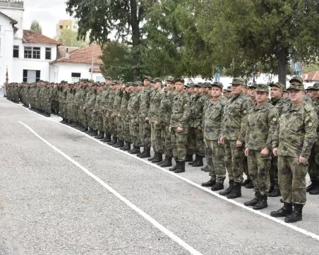 Пловдивски военен бе наказан заради пропуснат развод – останал вкъщи при болното си дете