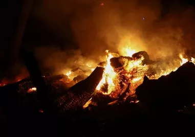 Разраства се мащабният пожар във Франция, десетки къщи са изпепелени, а 2000 души - евакуирани