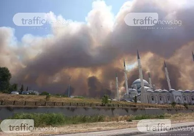 Затвориха Дарданелите заради огромен пожар
