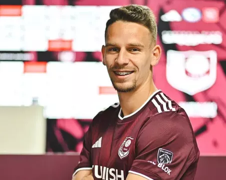 Играл в Локомотив ще е съотборник с бивш футболист на Интер и Рома