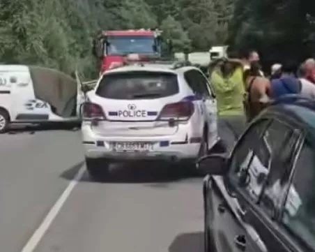 Тежка катастрофа край Разлог, шофьор загина на място