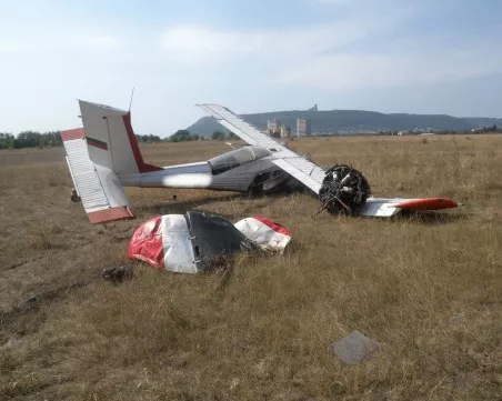 Малък самолет катастрофира в Румъния, двама души са загинали