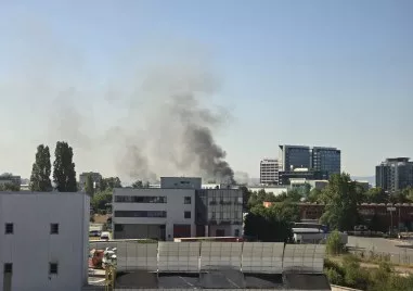 Голям пожар в близост до летище София