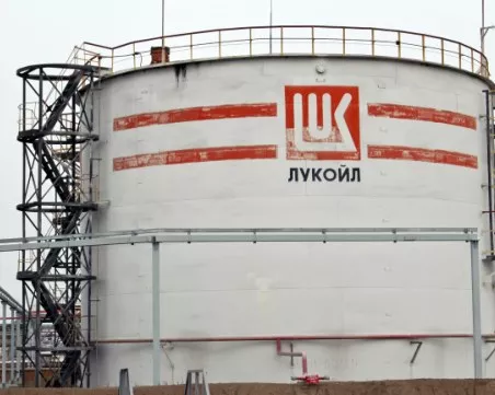 Продава ли „Лукойл” рафинерията в Бургас на Азербайджан?
